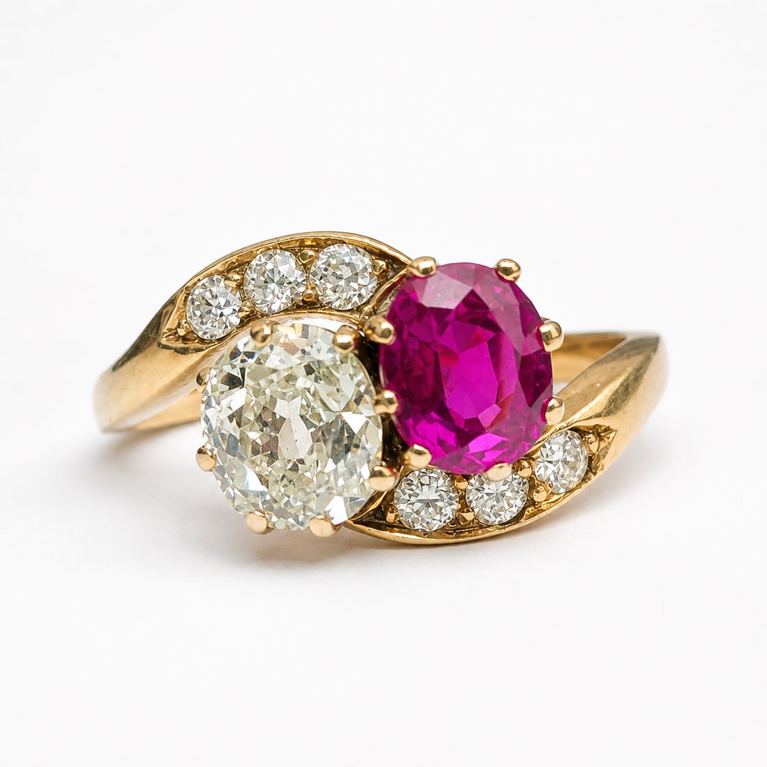 CERTIFICATED BURMA RUBY AND DIAMOND TWIST RING (1 of 1)
