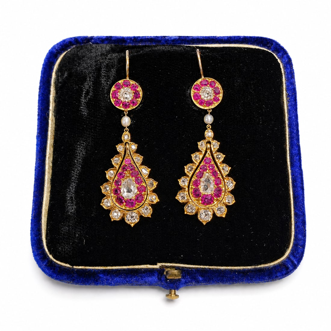 PAIR OF VICTORIAN RUBY AND DIAMOND DROP EARRINGS: PAIR OF VICTORIAN RUBY AND DIAMOND DROP EARRINGS,6,5 grams, testing high carat gold.Bright and lively diamonds.Rich and vibrant rubies.Articulated centre.L. 4.5 cm.With antique fitted case.