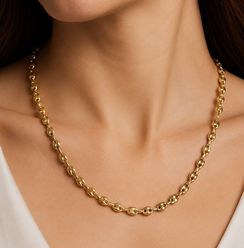 LOVELY MARINER LINK CHAIN NECKLACE: LOVELY MARINER LINK CHAIN NECKLACE,15,8 grams, testing high carat gold.Lovely mariner links.L. 47.5 cm.
