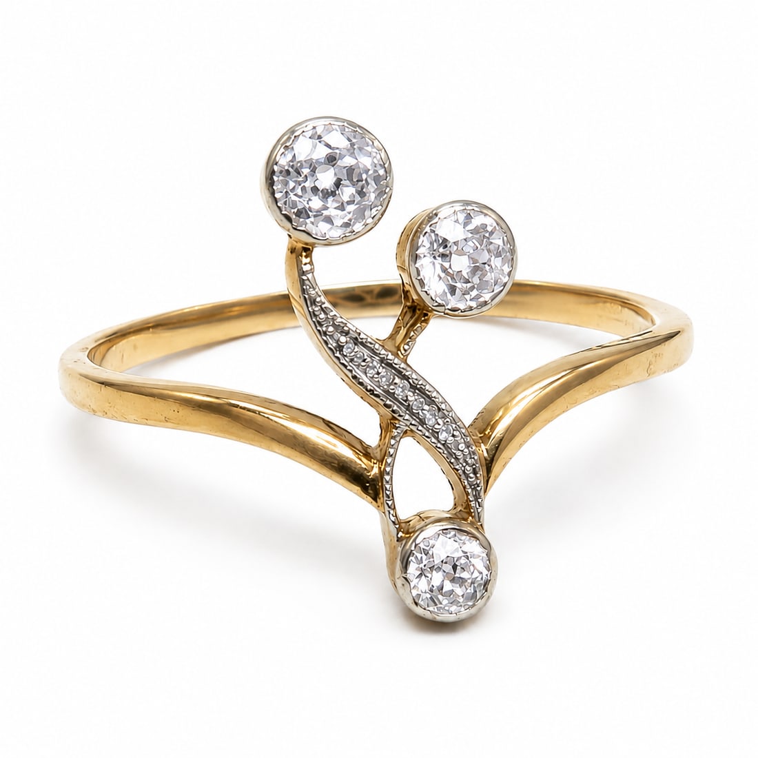 ART-NOUVEAU DIAMOND RING: ART-NOUVEAU DIAMOND RING,testing 18 ct. gold and platinum.Diamonds bright and lively.Size R.