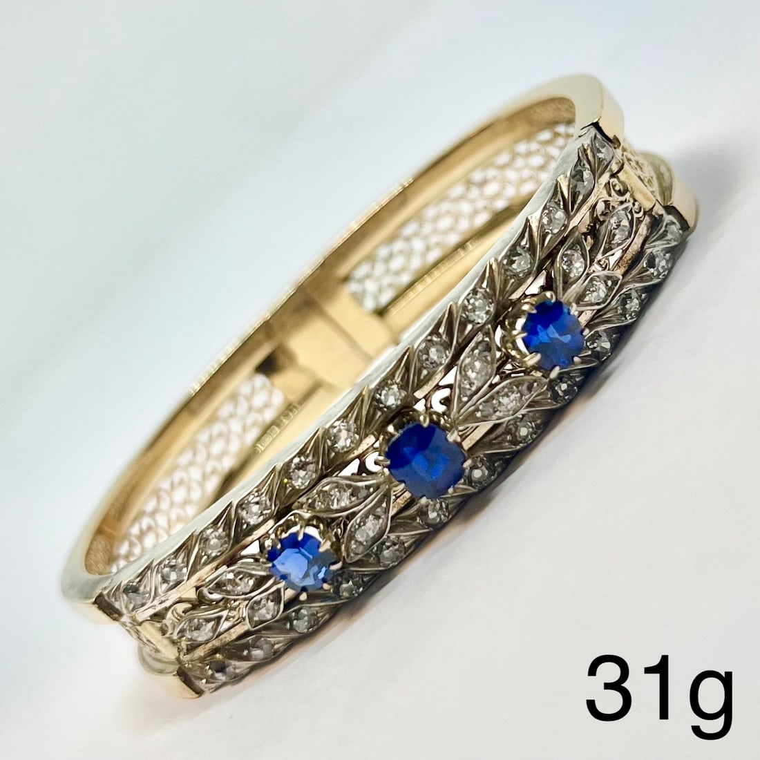 ANTIQUE SAPPHIRE AND DIAMOND HINGED BANGLE (1 of 1)