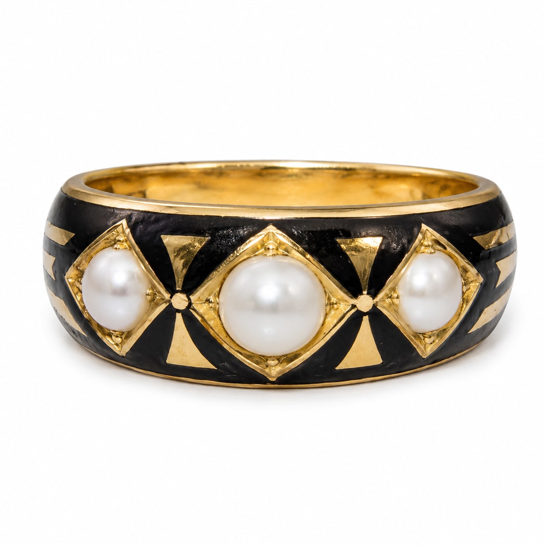 ANTIQUE PEARL AND ENAMEL RING,: ANTIQUE PEARL AND ENAMEL RING,8,6 grams, 18 ct. gold.Lovely pearls.Enamel in good condition.Size O.