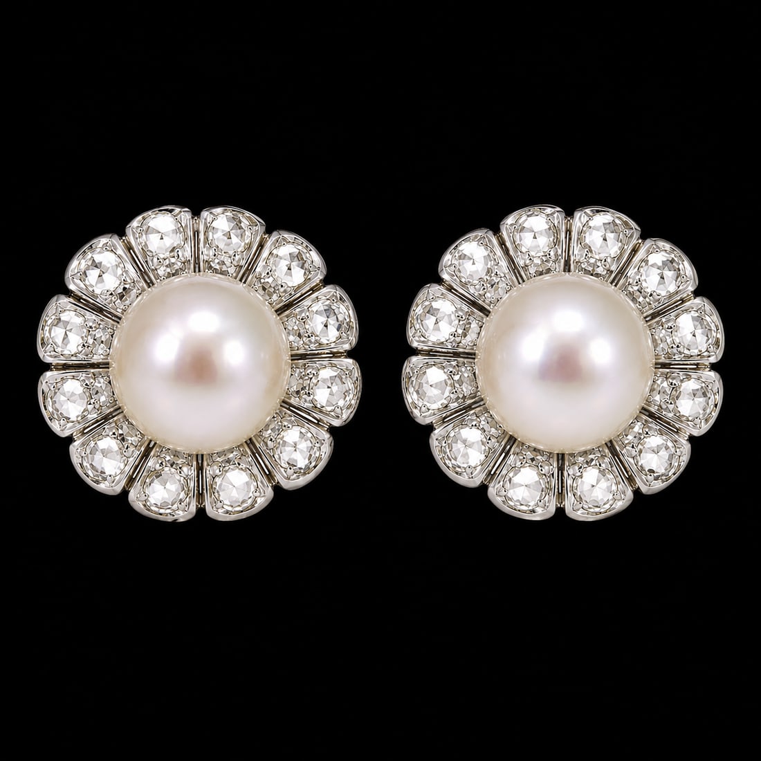 PEARL AND DIAMOND CLUSTER RING: PEARL AND DIAMOND CLUSTER EARRINGS10.3 grams high carat gold pearls with lovely lustre 9.2 mm pearls not tested lively diamonds L 1.7 cm