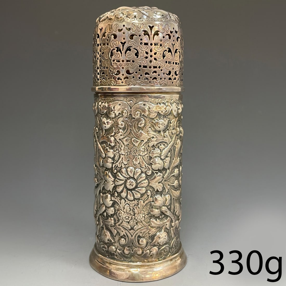 FINE ANTIQUE SILVER SUGAR CASTER, London 1888. (1 of 1)