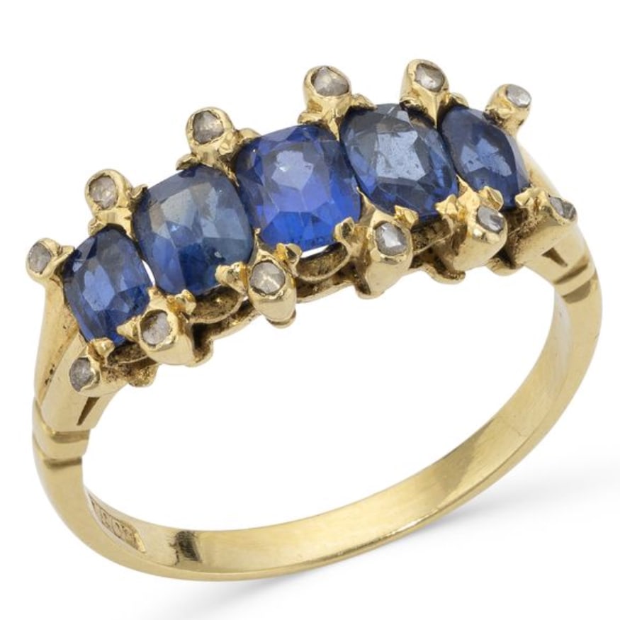 SAPPHIRE AND DIAMOND 5-STONE RING: SAPPHIRE AND DIAMOND 5-STONE RING,3,9 grams, 18 ct. gold.Rich and vibrant sapphires, totalling approx. 1.60 ct.Diamonds bright and lively.Size N 1/2.