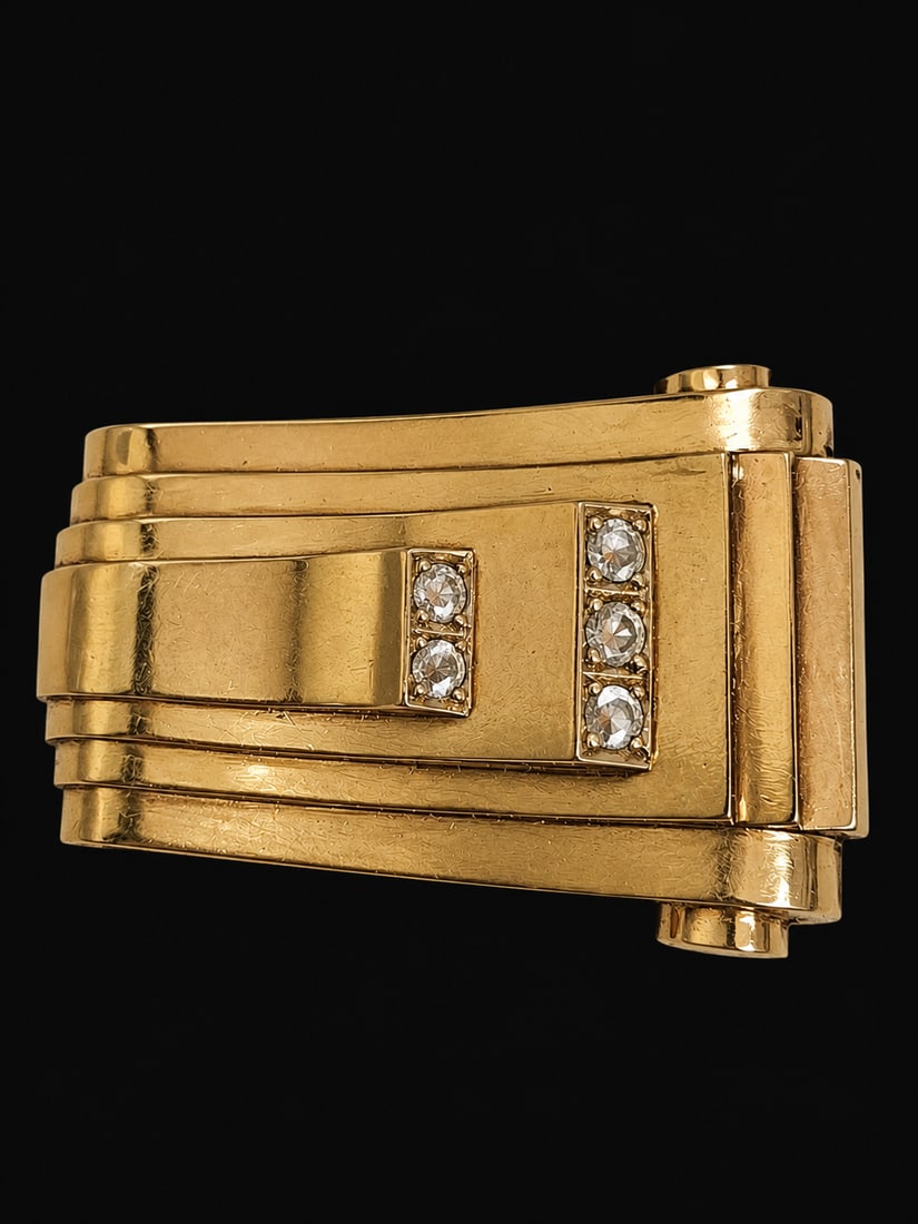 LACLOCHE DIAMOND SCROLL BROOCH: LACLOCHE DIAMOND SCROLL BROOCH 18.6 grams 18 ct signed J.Locloche cannes in excellent condition bright lively diamonds L 4.4 cm W 3 cm