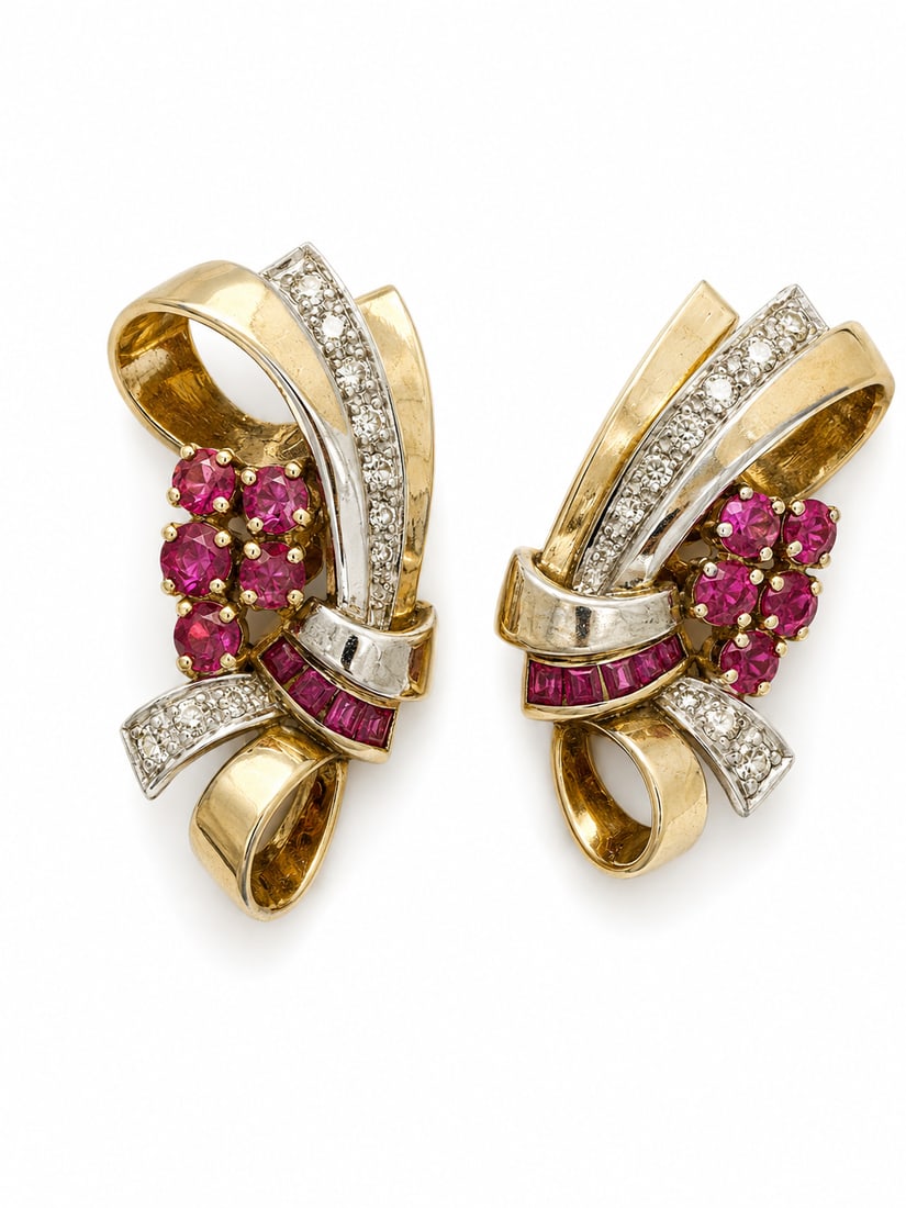 PAIR OF RUBY AND DIAMOND GOLD EARRINGS: PAIR OF RUBY AND DIAMOND GOLD EARRINGS,6 grams,Rich and vibrant rubies.Diamonds bright and lively.L. 2.6 cm.