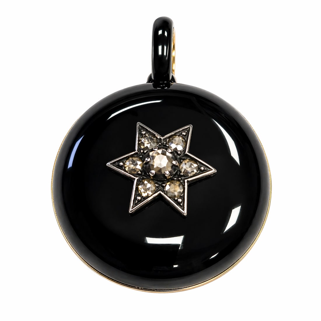 VICTORIAN ENAMEL AND DIAMOND LOCKET PENDANT IN GOLD: VICTORIAN ENAMEL AND DIAMOND LOCKET PENDANT IN GOLD 11.8 grams enamel in great condition lively diamonds L 3 cm W 2.5 cm