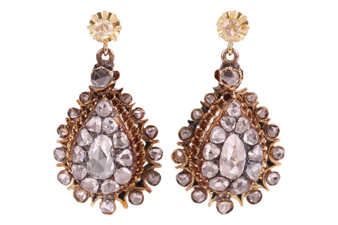 LOVELY PAIR OF ANTIQUE DIAMOND EARRINGS: LOVELY PAIR OF ANTIQUE DIAMOND EARRINGS,11.4 grams, testing high carat gold.Bright and lively diamonds, totalling approx. 3 ct.L. 3.5 cm.