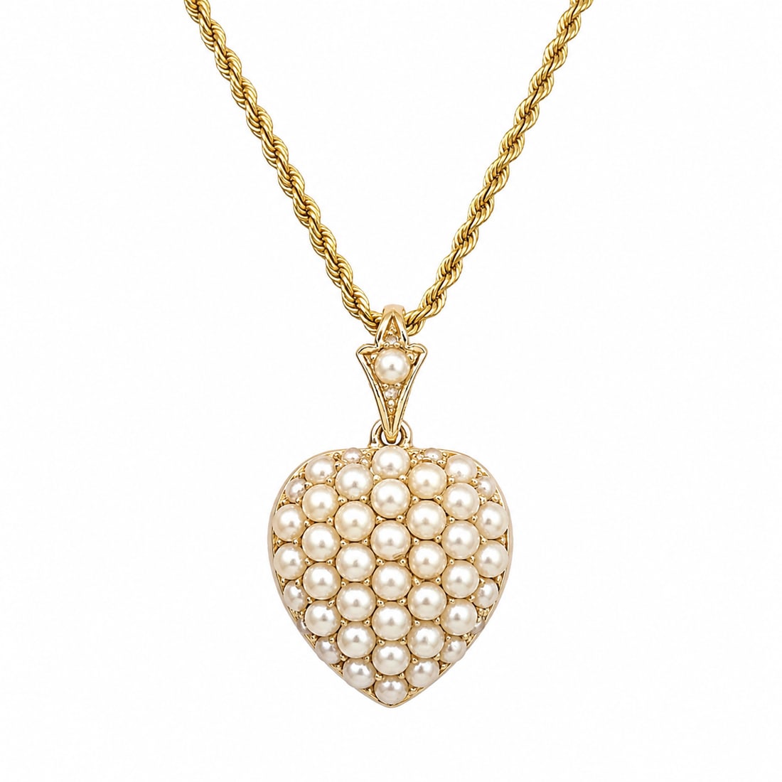 PEARL LOCKET PENDANT NECKLACE: PEARL LOCKET PENDANT NECKLACE 6.5 grams well matched pearls, untested in great condition with gold chain pendant L 2.7 cm chain L 42 cm