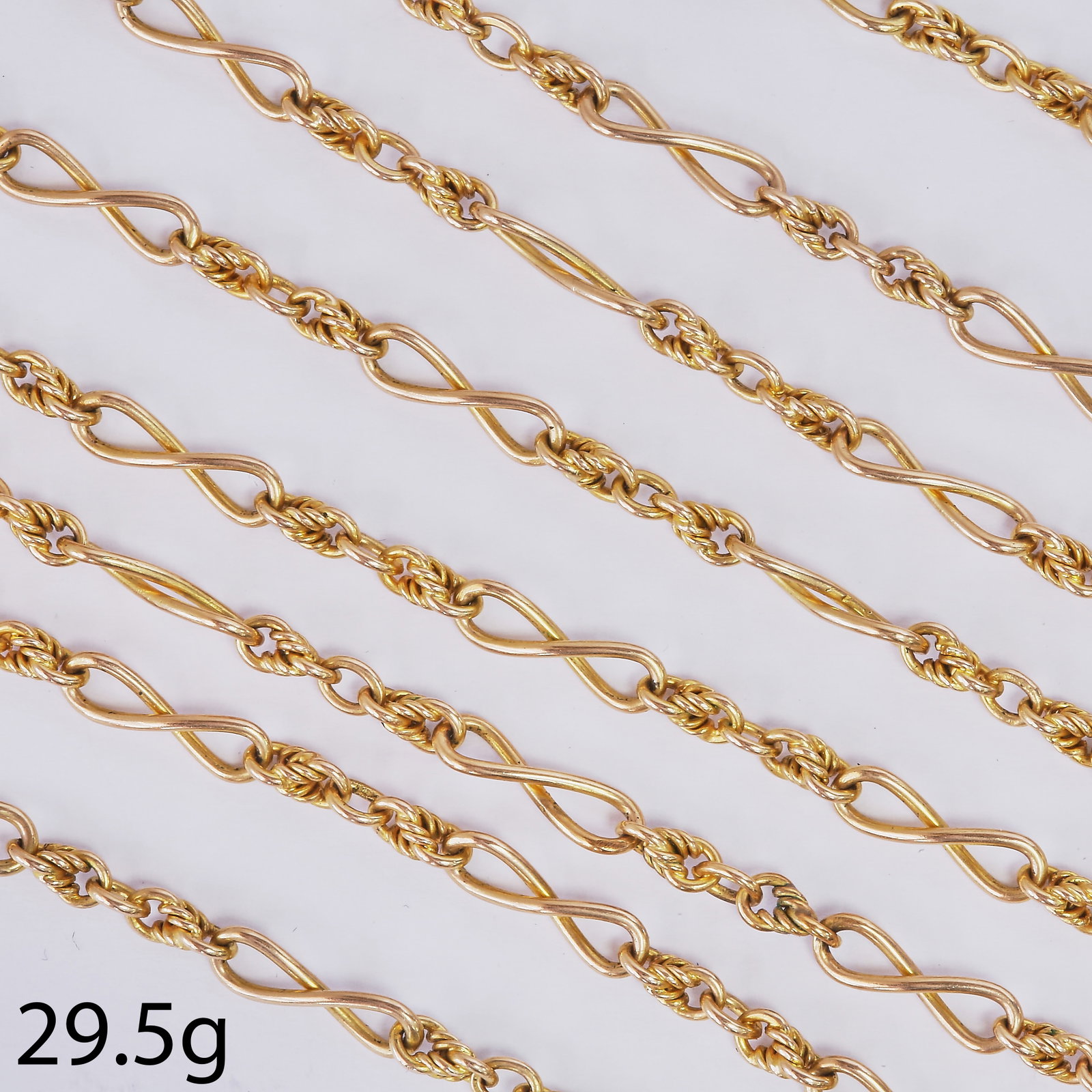 BELCHER LINK NECKLACE: BELCHER LINK NECKLACE,29.5 grams, 15 ct. gold.Fine figure 8 links.L. 139 cm.