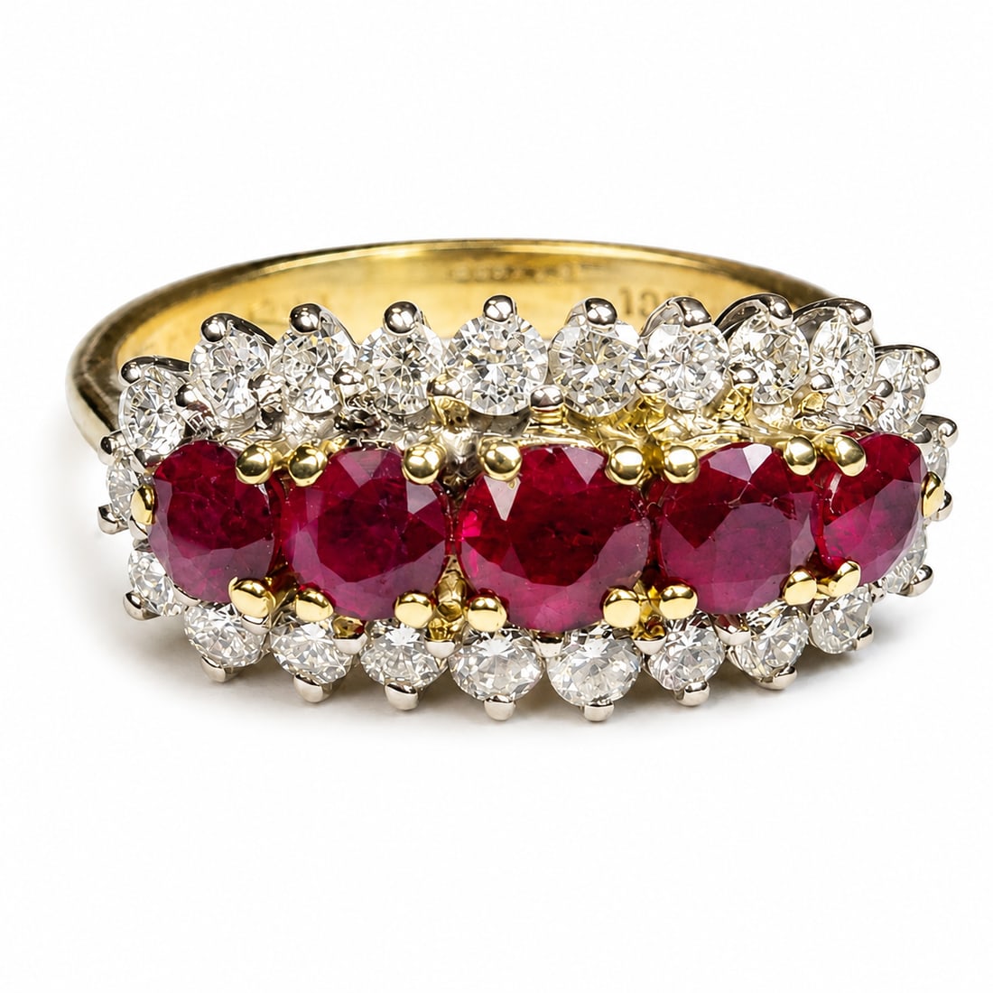 RUBY AND DIAMOND CLUSTER RING: RUBY AND DIAMOND CLUSTER RING,5,4 grams, 18 ct. gold.Rich and vibrant rubies.Diamonds bright and lively.Size O.