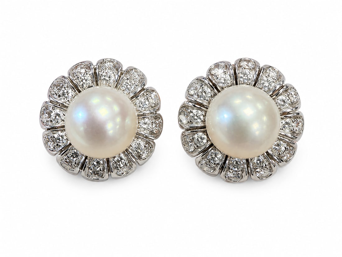 PEARL AND DIAMOND CLUSTER EARRINGS: PEARL AND DIAMOND CLUSTER EARRINGS 10.3 grams high carat gold pearls with lovely lustre 9.2 mm pearls not tested lively diamonds L 1.7 cm