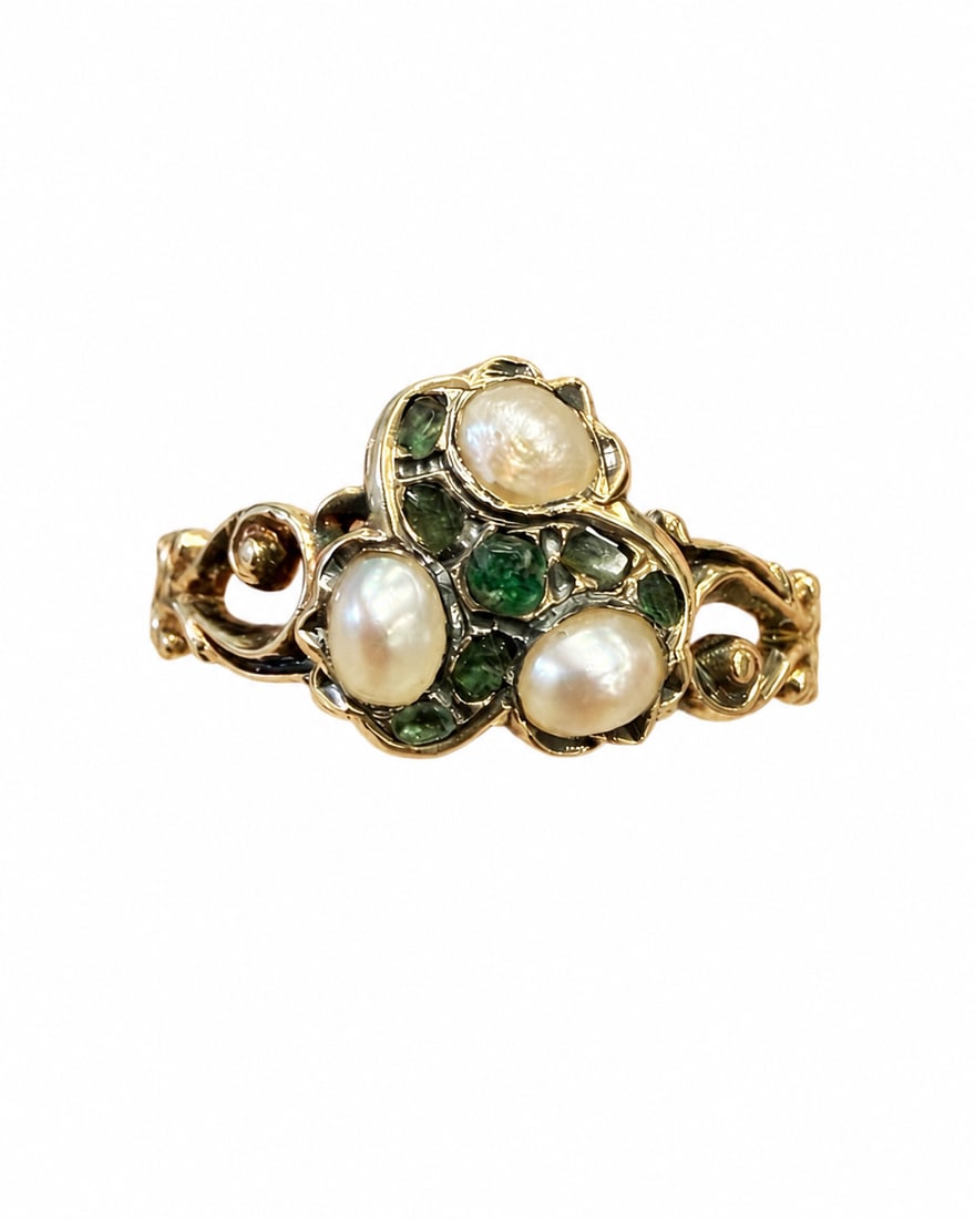 ANTIQUE EMERALD AND PEARL CLUSTER RING: ANTIQUE EMERALD AND PEARL CLUSTER RING,testing high carat gold.Lovely emeralds and pearls.Size M.