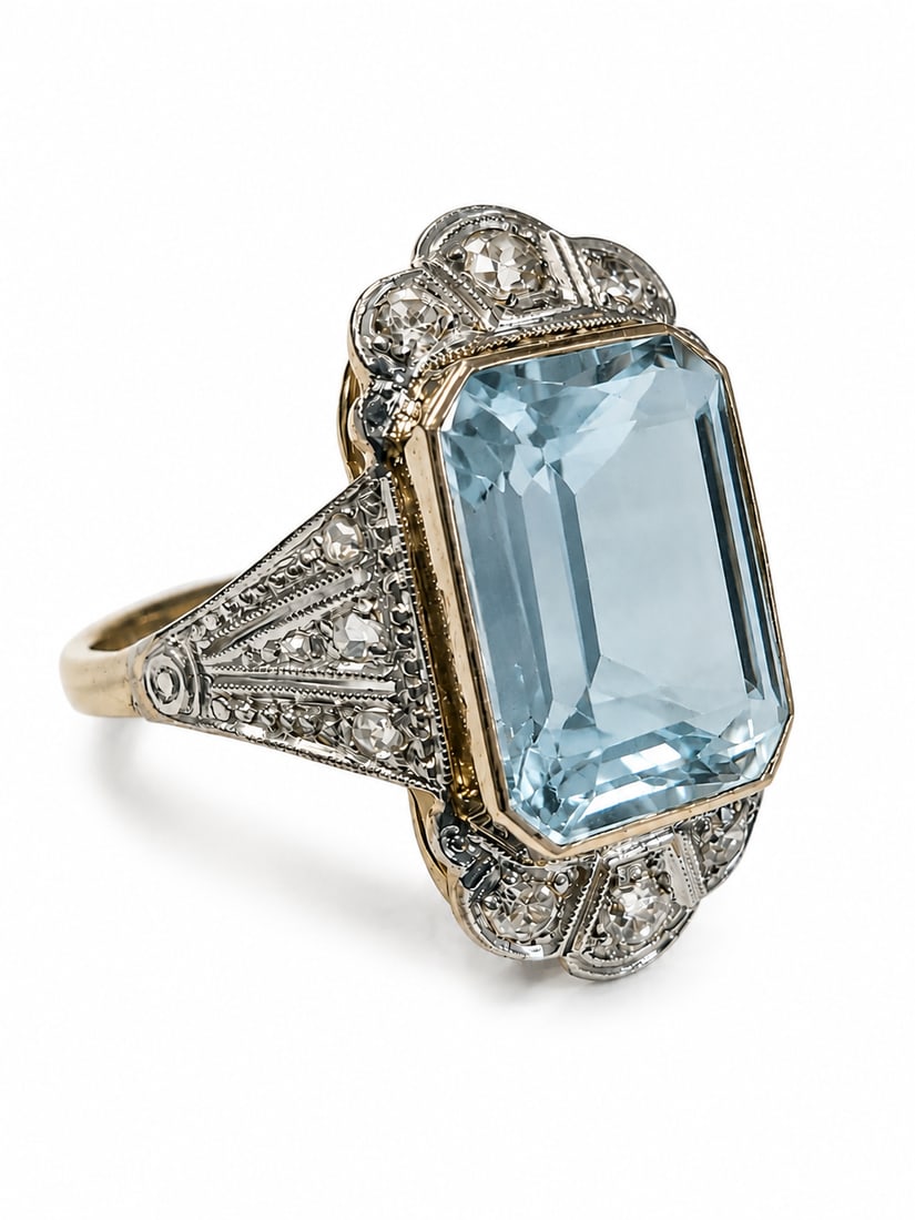 ART-DECO AQUAMARINE AND DIAMOND RING: ART-DECO AQUAMARINE AND DIAMOND RING,5,4 grams, testing high carat gold.Rich and vibrant aquamarine of approx. 5.90 ct.Diamonds bright and lively.Size M/