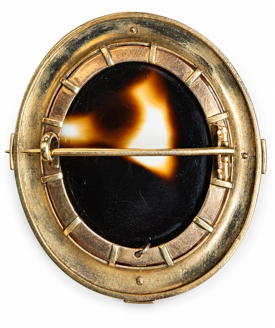 ANTIQUE SARDONYX GEM SET BLACKAMOOR CAMEO BROOCH: ANTIQUE SARDONYX GEM SET BLACKAMOOR CAMEO BROOCH 24.8 grams fine carving with rubies and diamonds in great condition L 5 cm W 4.3 cm