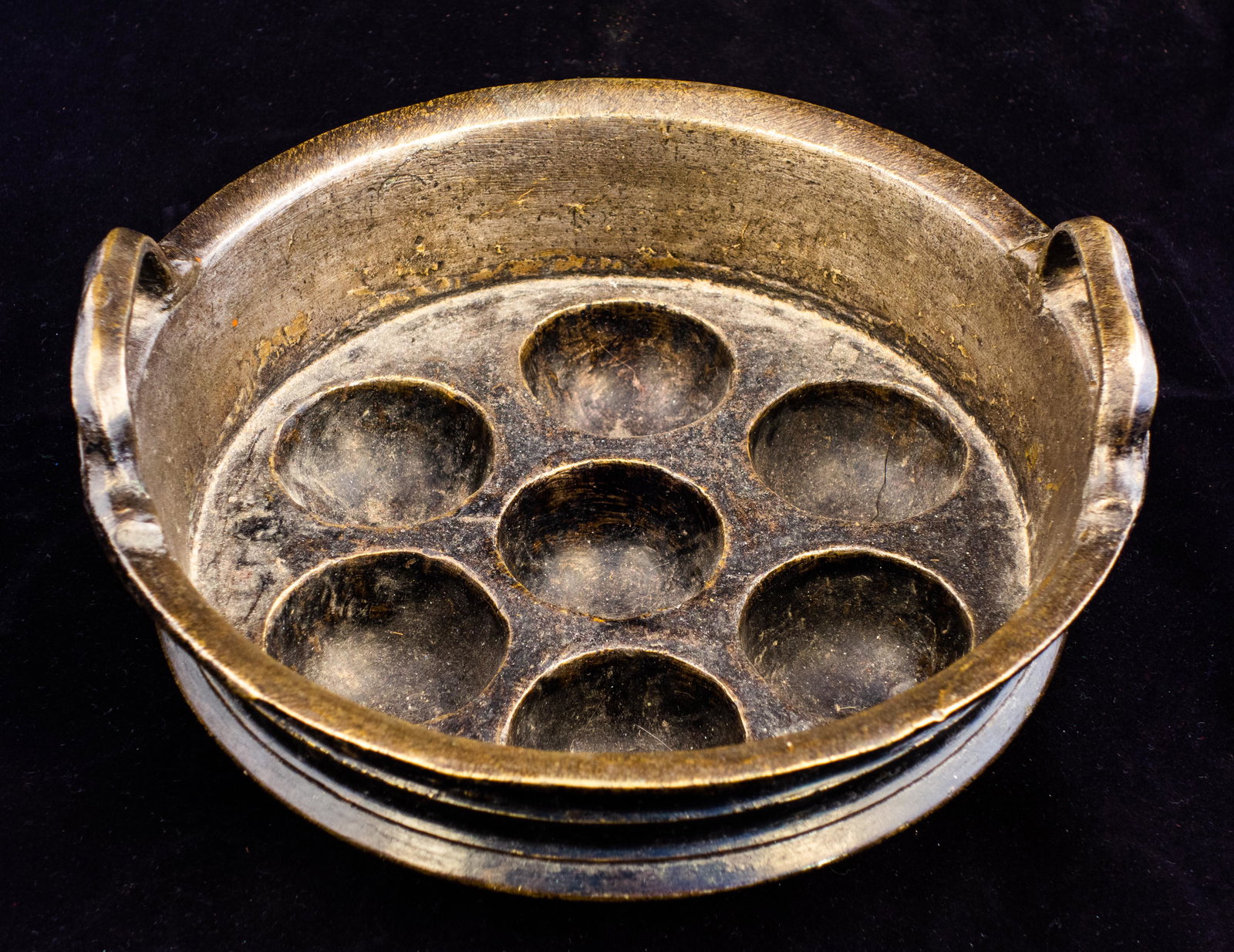 19th Century Bronze Indian Chapati or Puri Pot (1 of 4)