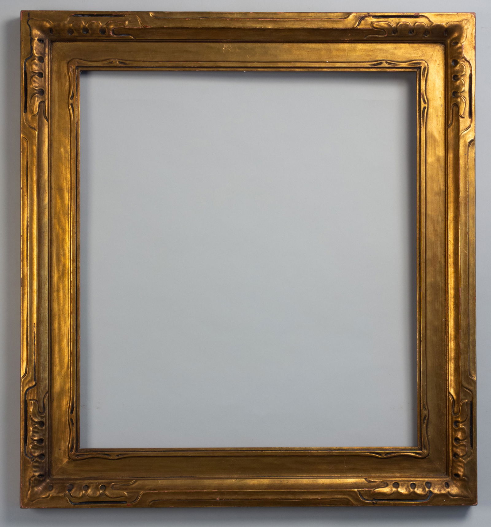 Newcomb Macklin Gilt Frame (1 of 5)