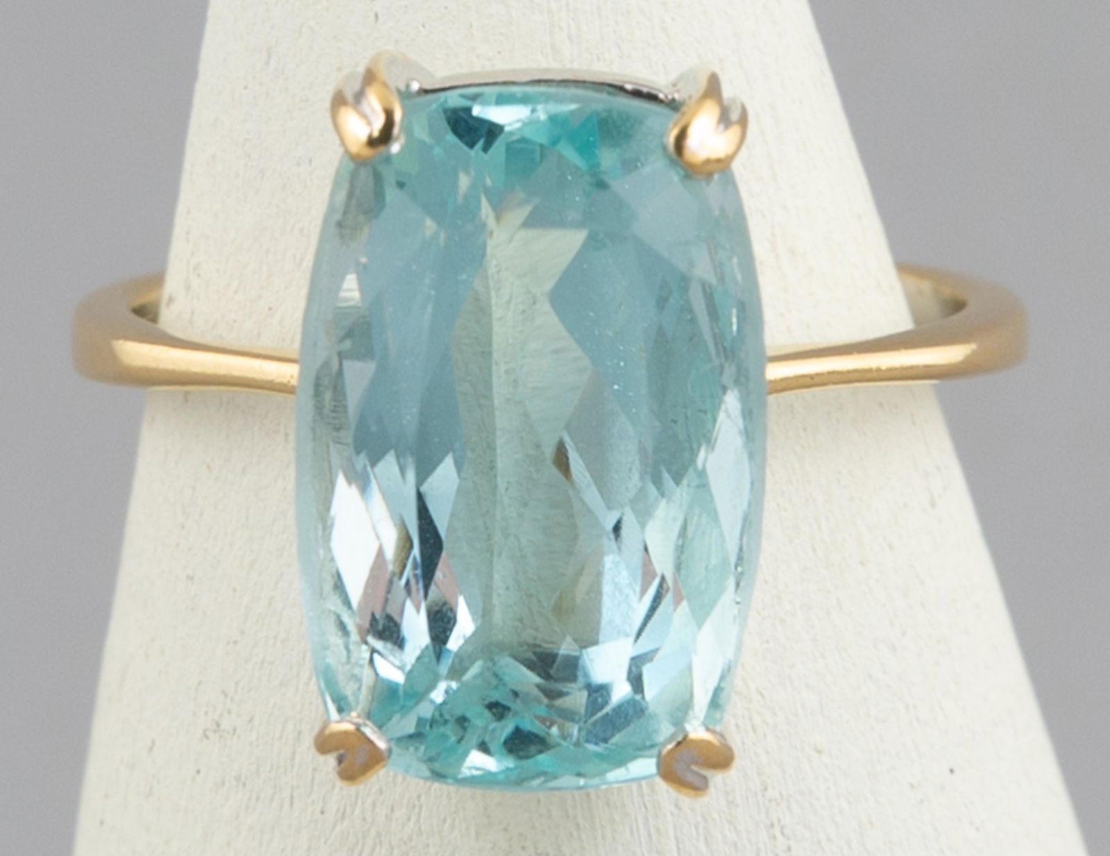 18K Gold Aquamarine Ring (1 of 5)
