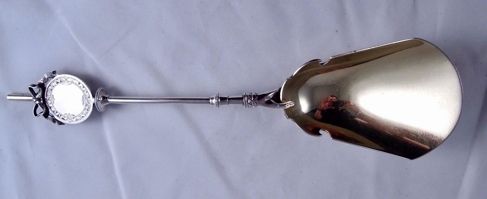 Gorham Sterling Lady's Pattern Berry Scoop (1 of 6)