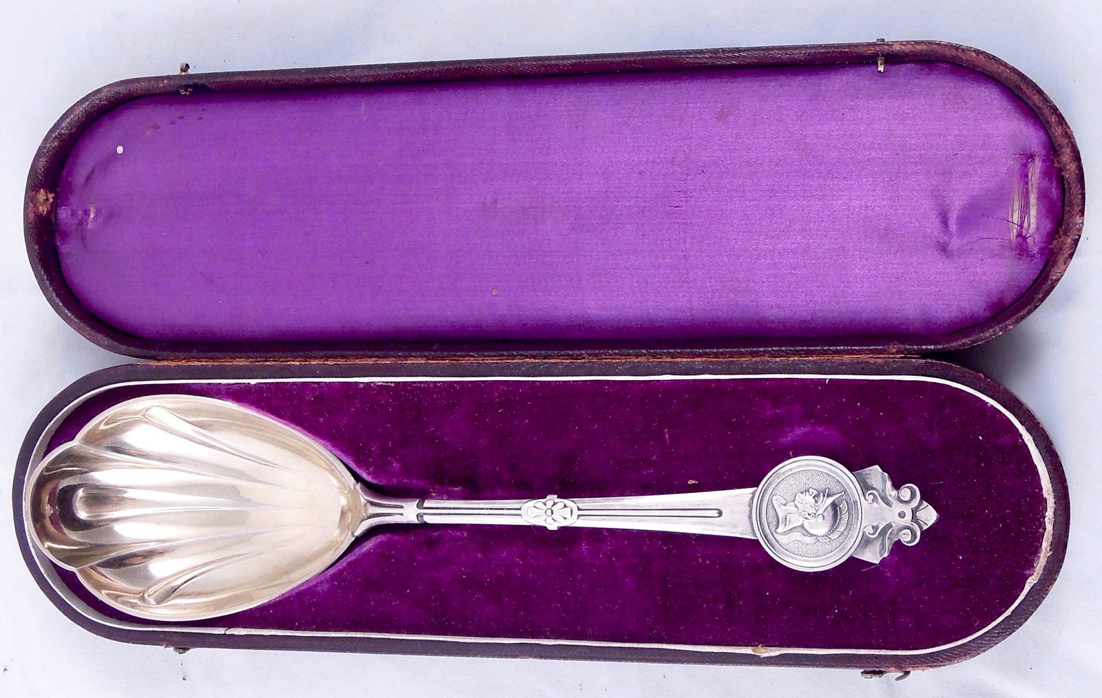 Gorham Sterling Medallion pattern Berry Spoon (1 of 7)