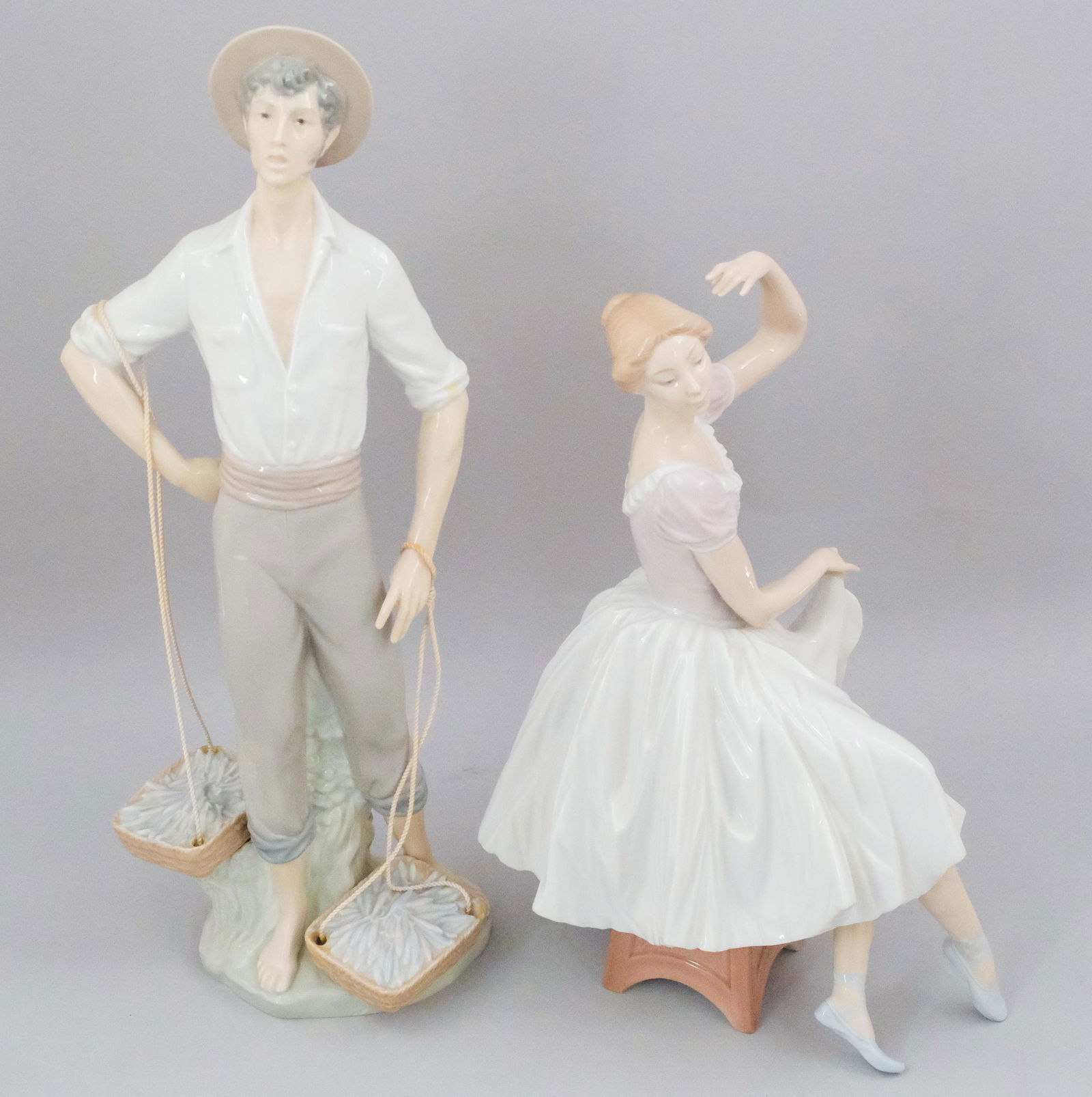 Lot of 2 Lladro Figurines (1 of 9)