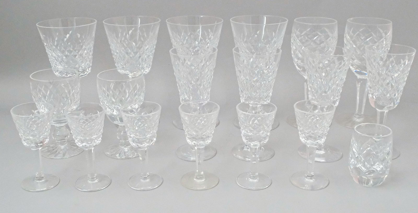 Lot of 15 Pieces Waterford Alana Crystal Stemware (1 of 5)