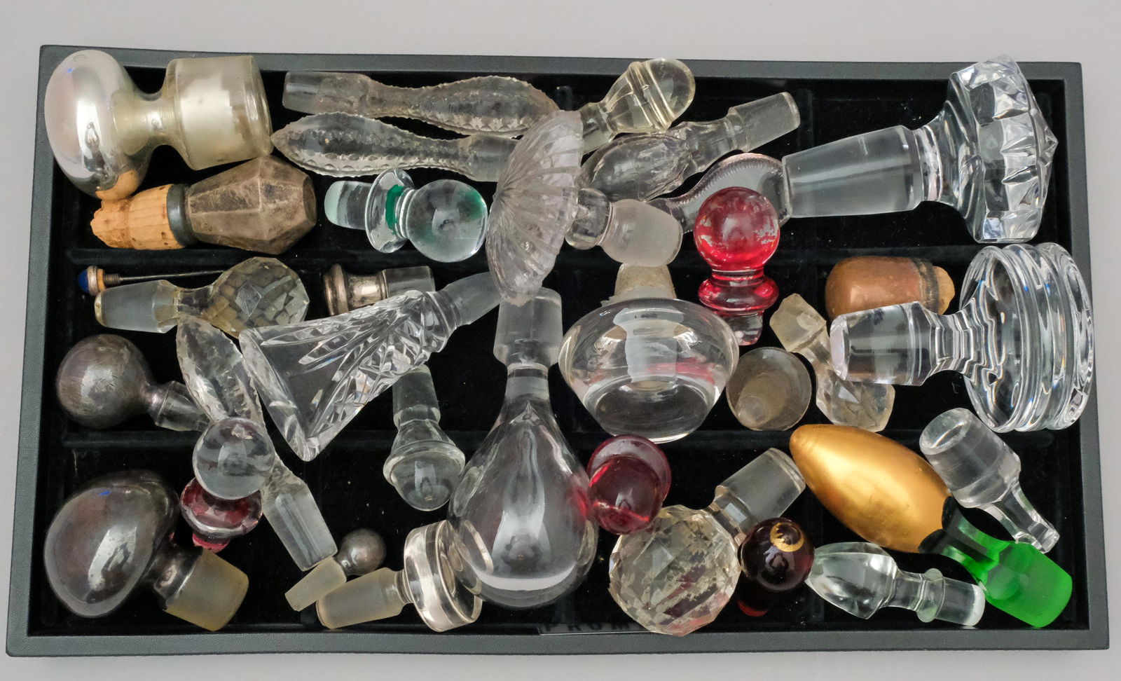 Large Lot Antique Glass Bottle Stoppers (1 of 5)