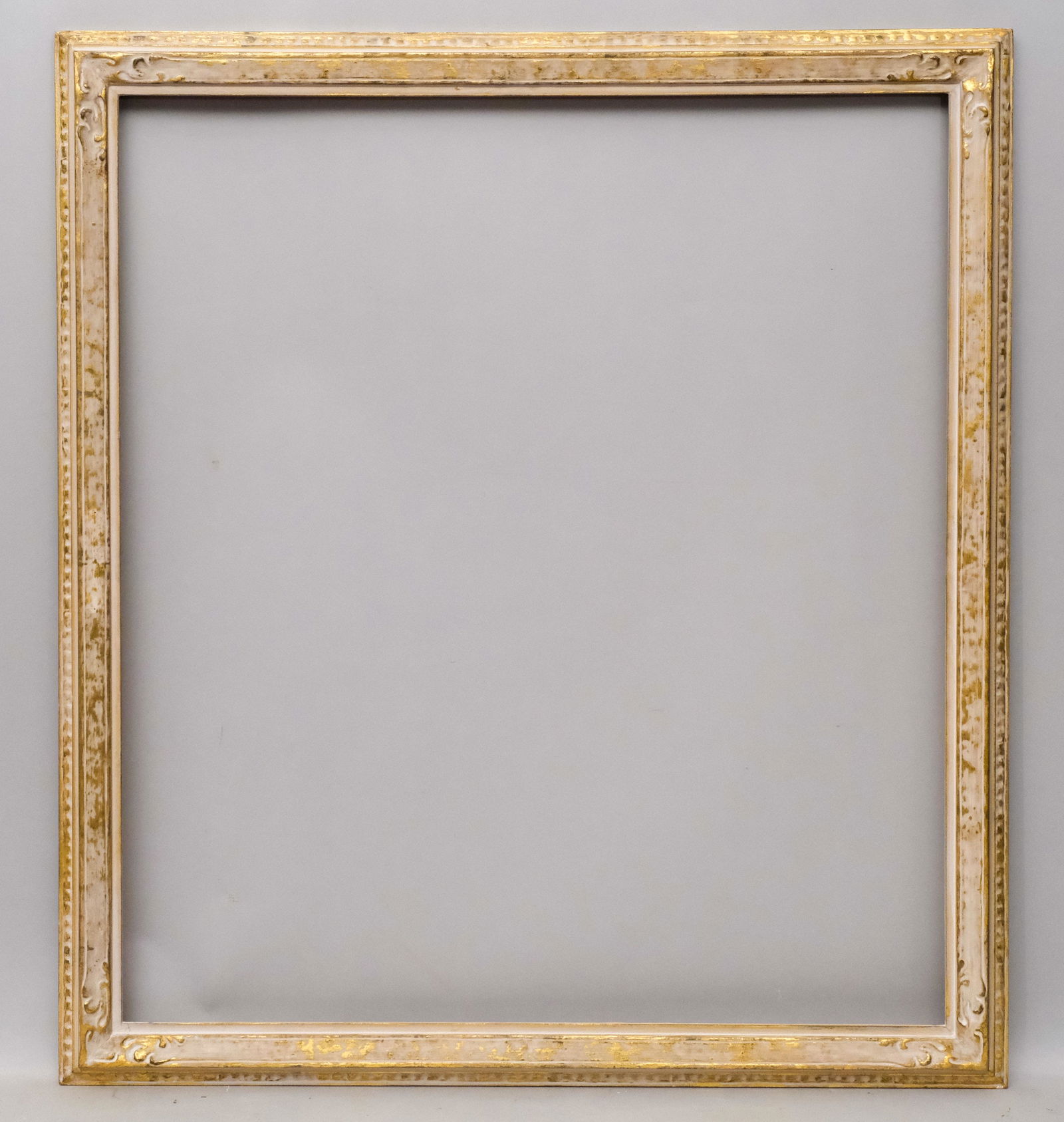 Newcomb Macklin Gilt Frame (1 of 4)