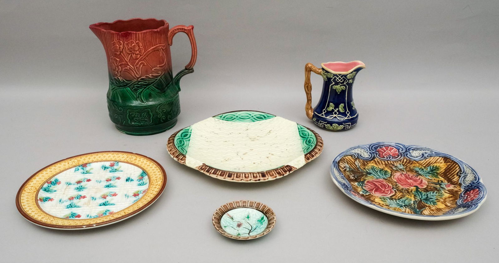 Lot of Majolica Dishes and Dinnerware (1 of 10)