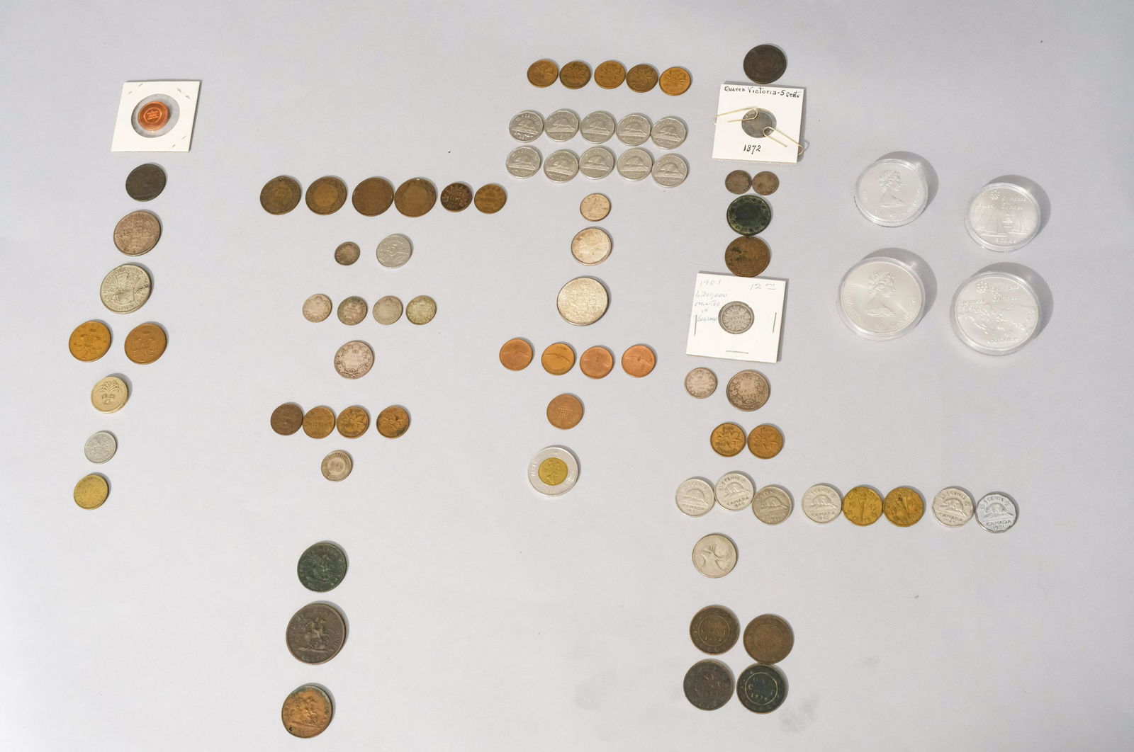 Large lot of Canadian Coins and sets. (1 of 10)