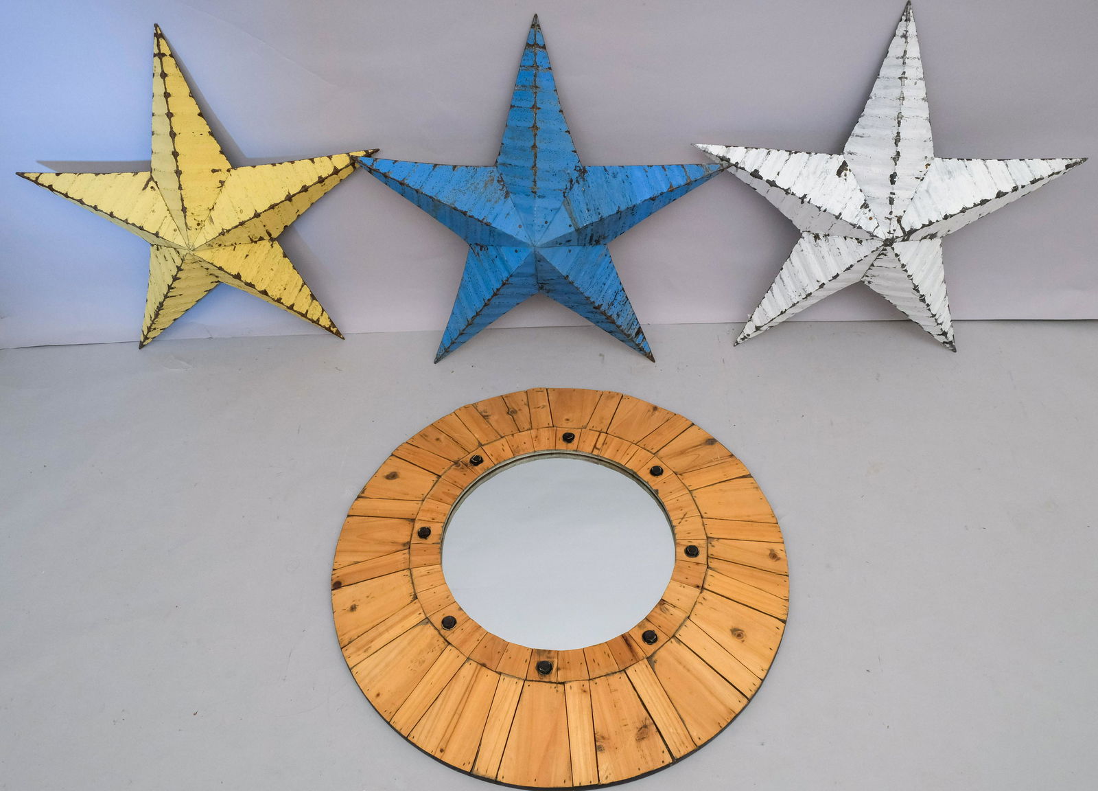 3 Metal Stars & Round Wooden Mirror (1 of 4)