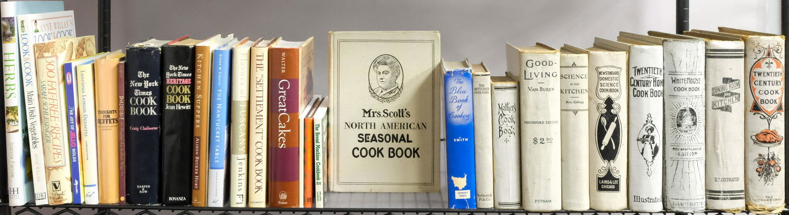 Lot of Antique Cook Books (1 of 5)
