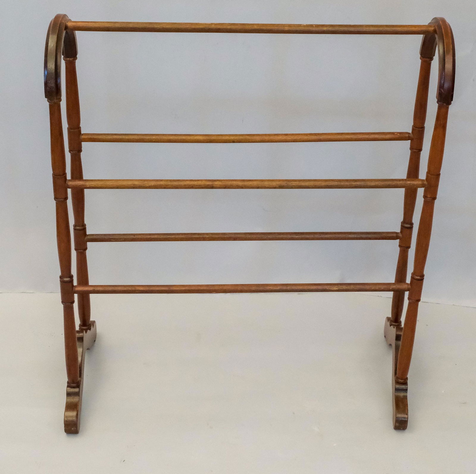 Early American Style Quilt Rack (1 of 6)