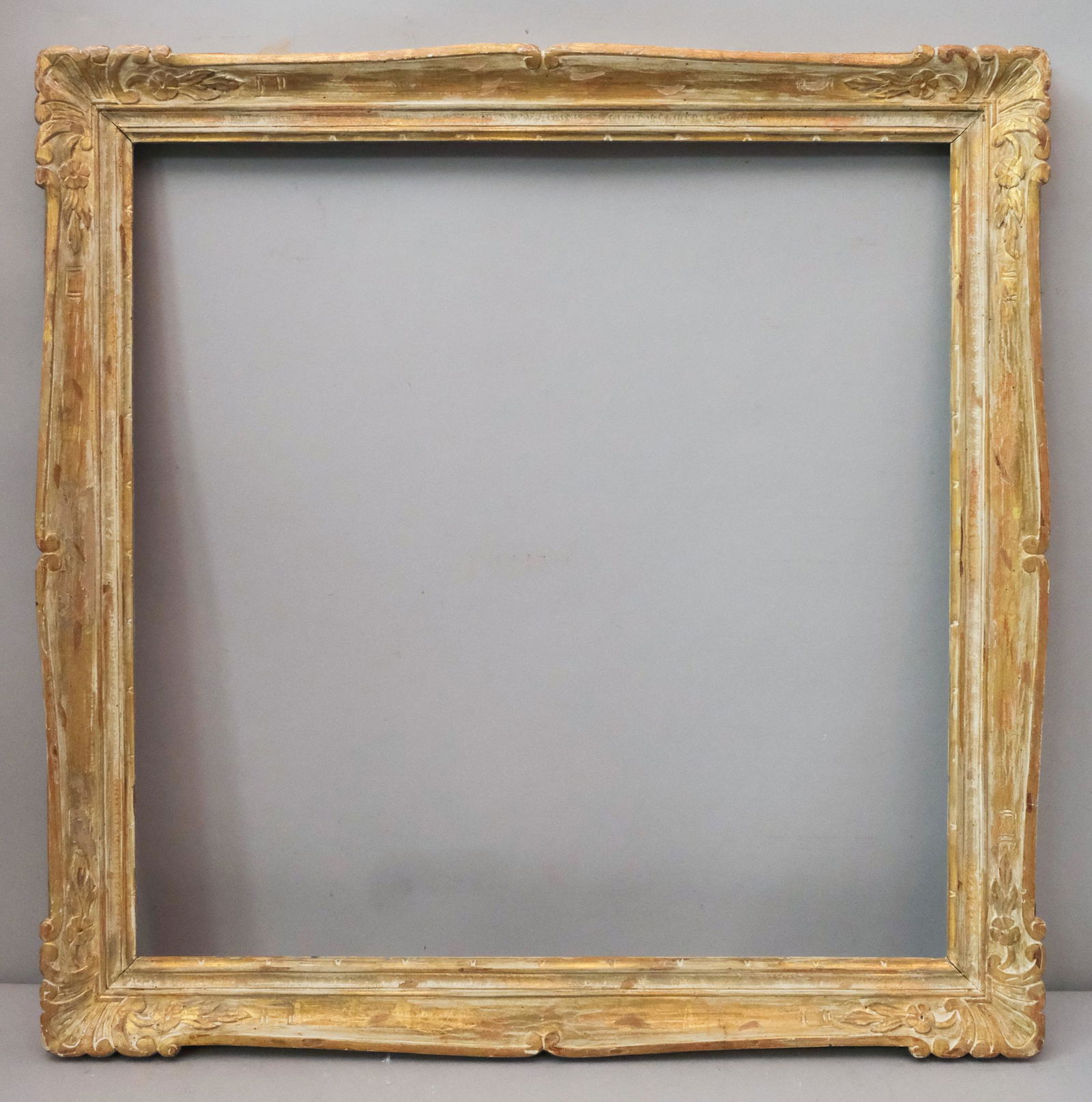 Newcomb Macklin Gilt Frame (1 of 4)