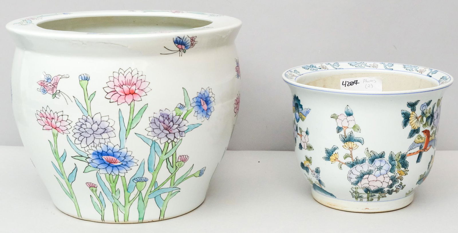 Lot of 2 Porcelain Chinese Decorated Planters (1 of 7)