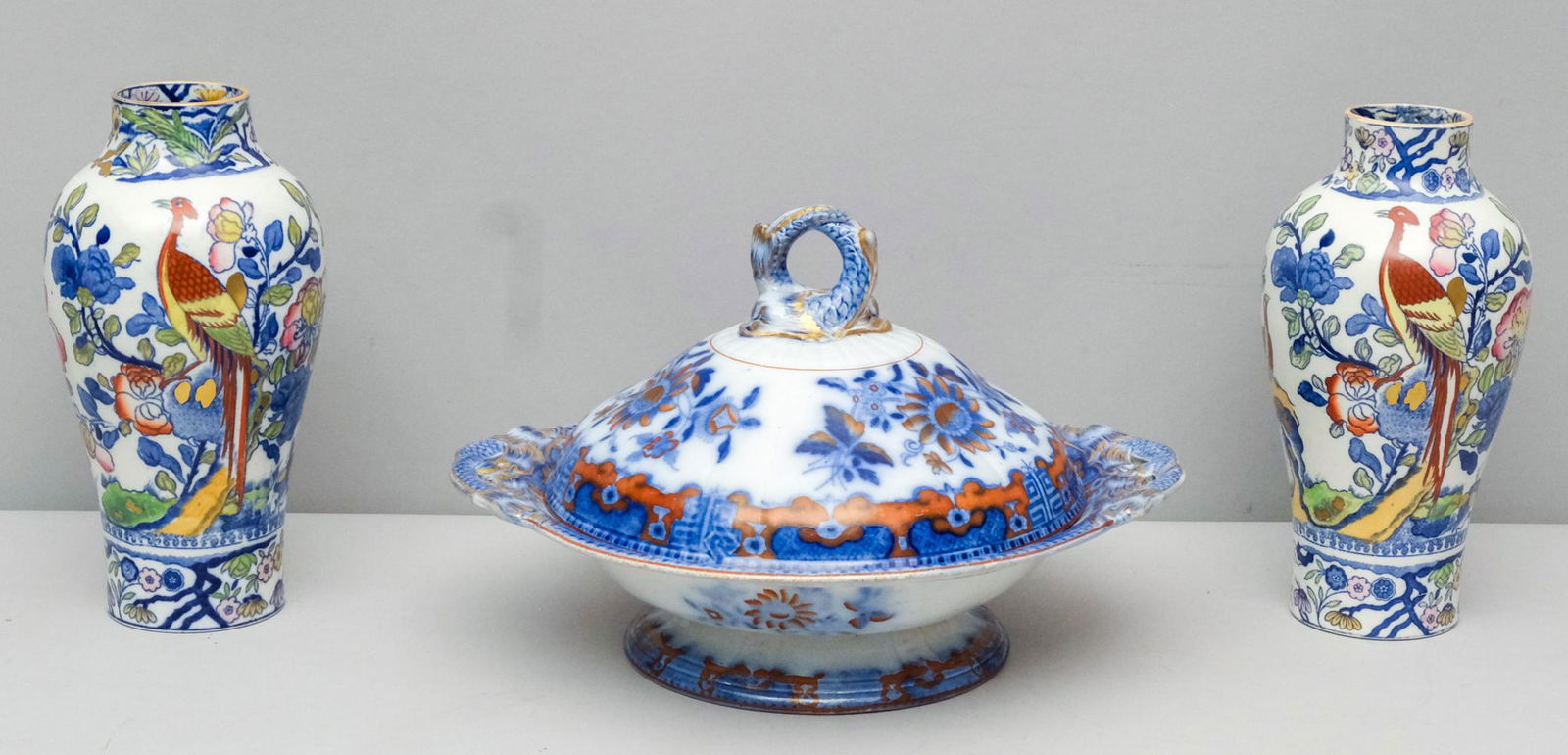 2 Mason's Orientalist Vases & A Covered Dish (1 of 11)