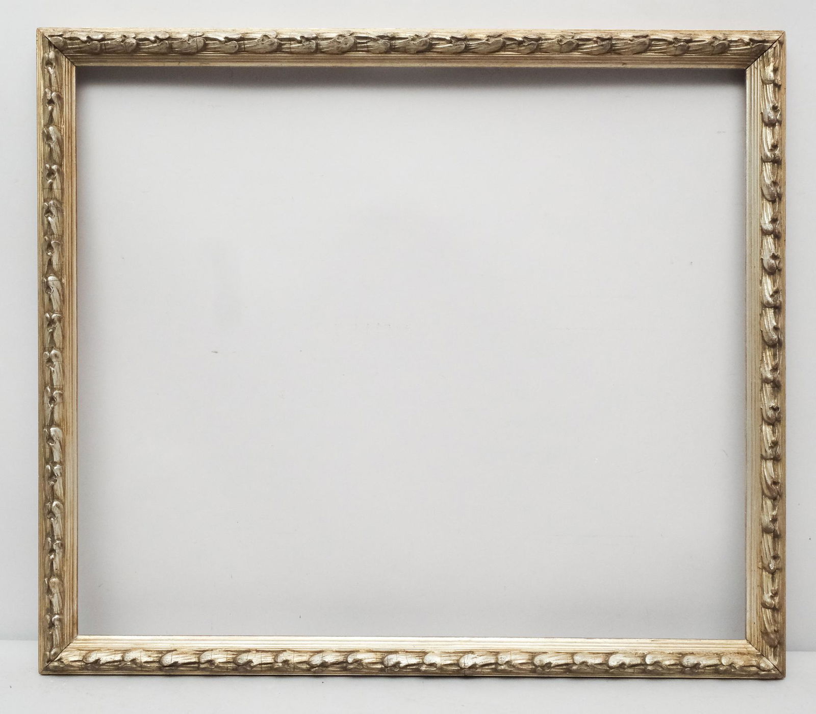 Silver Leaf Modernist Frame (1 of 5)