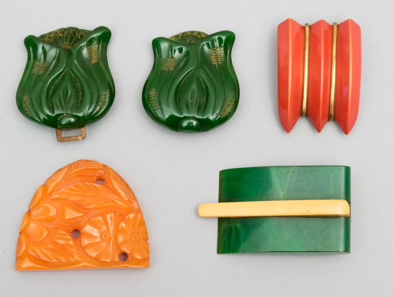 Lot of Vintage Carved Bakelite Buckles (1 of 7)