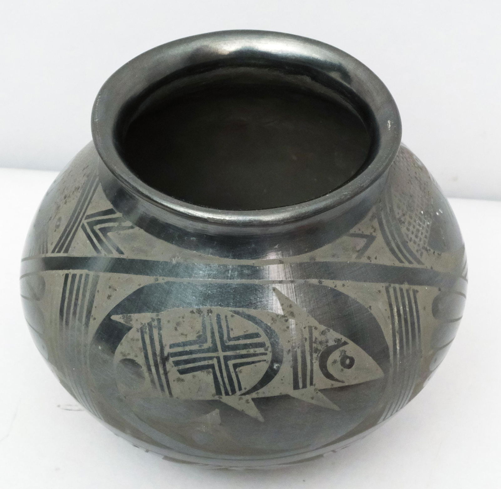 Black on Black Vase by Eusebio Sandoval (1 of 7)