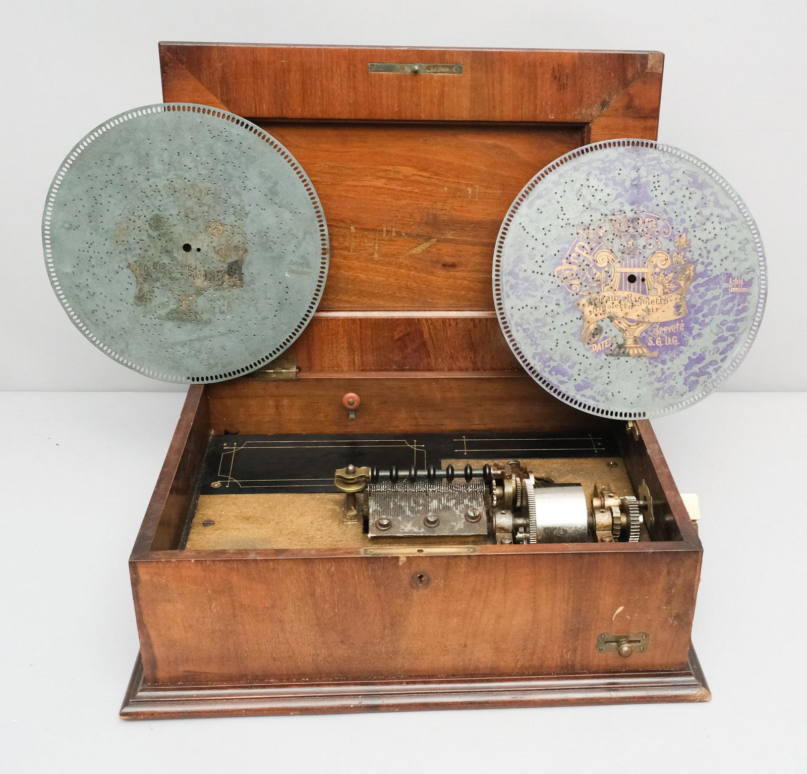 Antique Orphenium Disc Music Box (1 of 11)