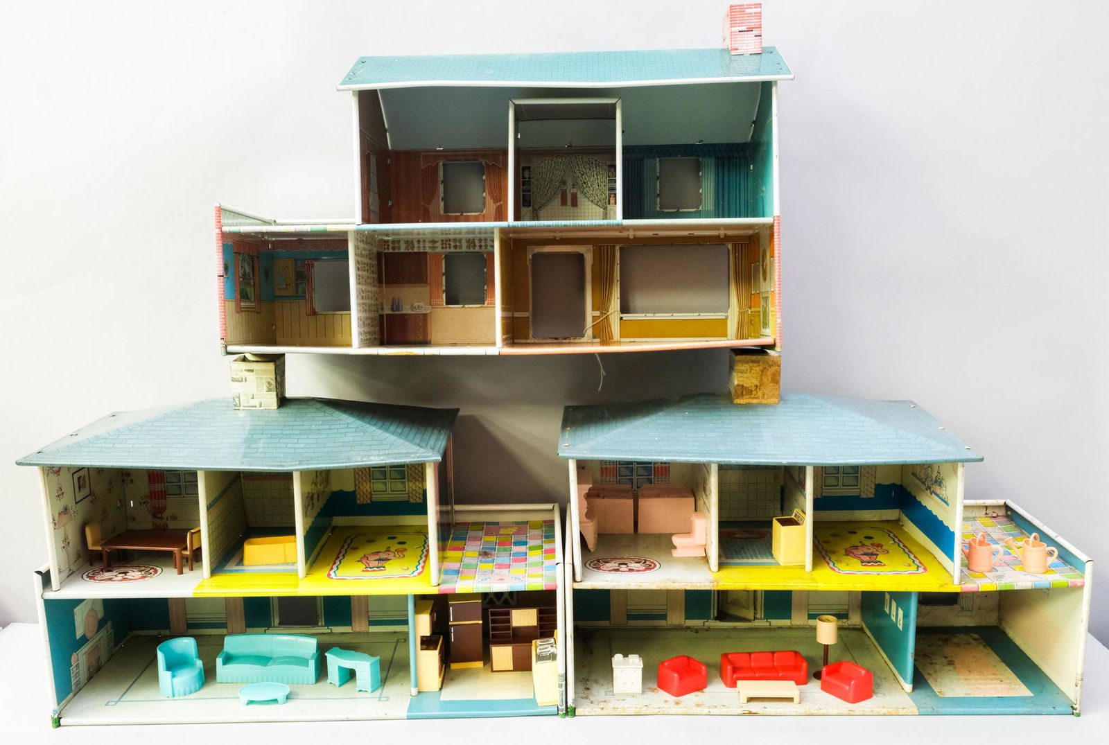 Lot of 3 Vintage Tin Dollhouses (1 of 10)