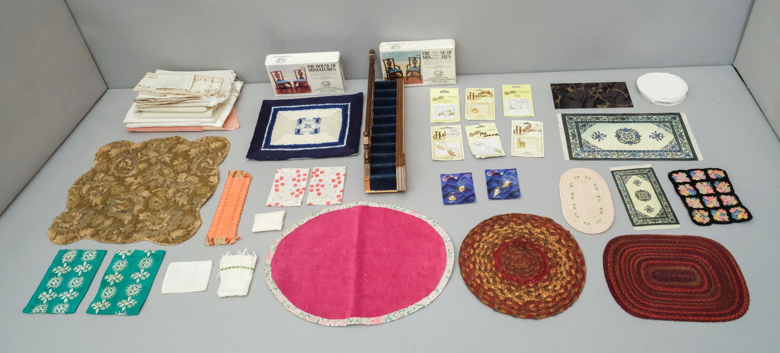 Lot of Dollhouse Accessory Kits, Rugs & Linens (1 of 6)