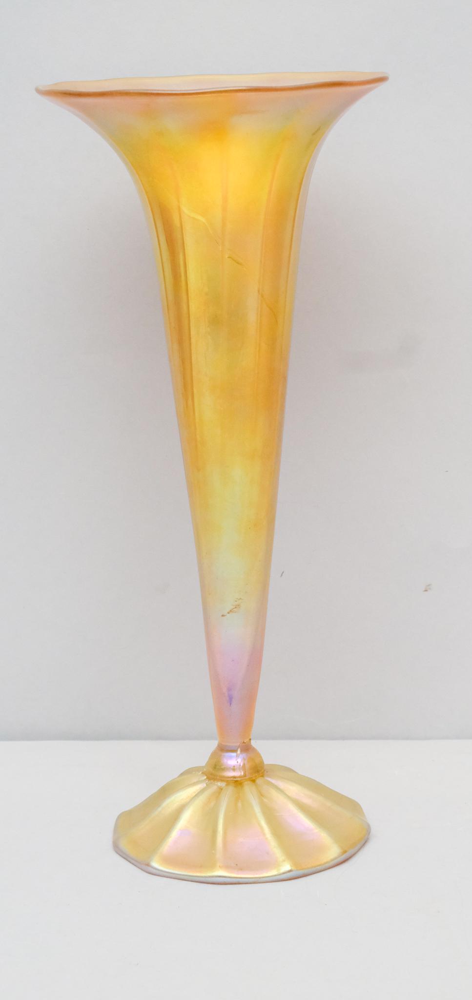 James Lundberg for Lundberg Studios Art Glass Vase (1 of 12)