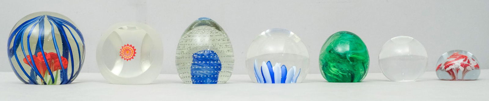 Group of 7 Studio Art Glass Paperweights (1 of 14)