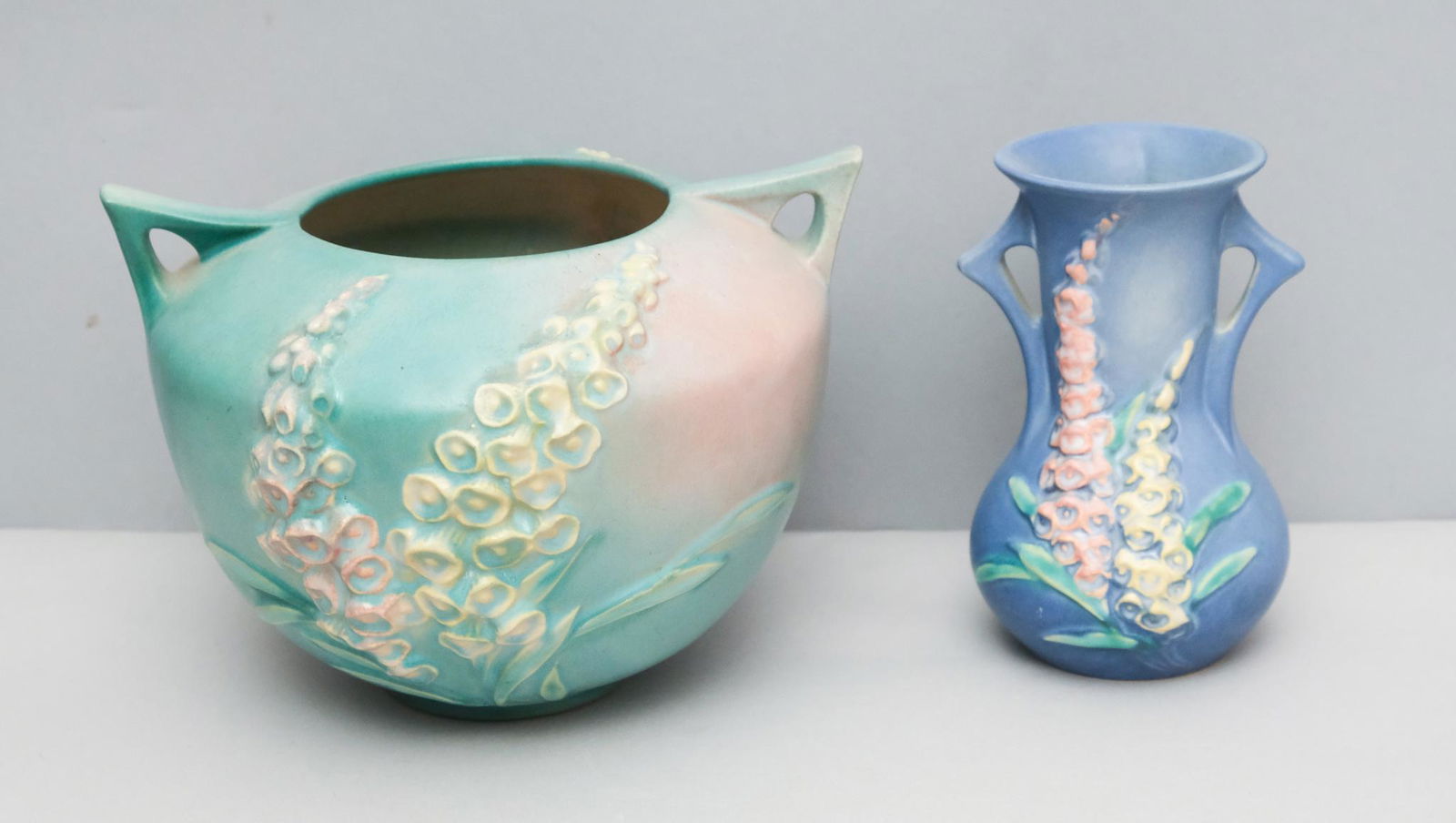 Lot of Marked Roseville Pottery Vessels (1 of 8)