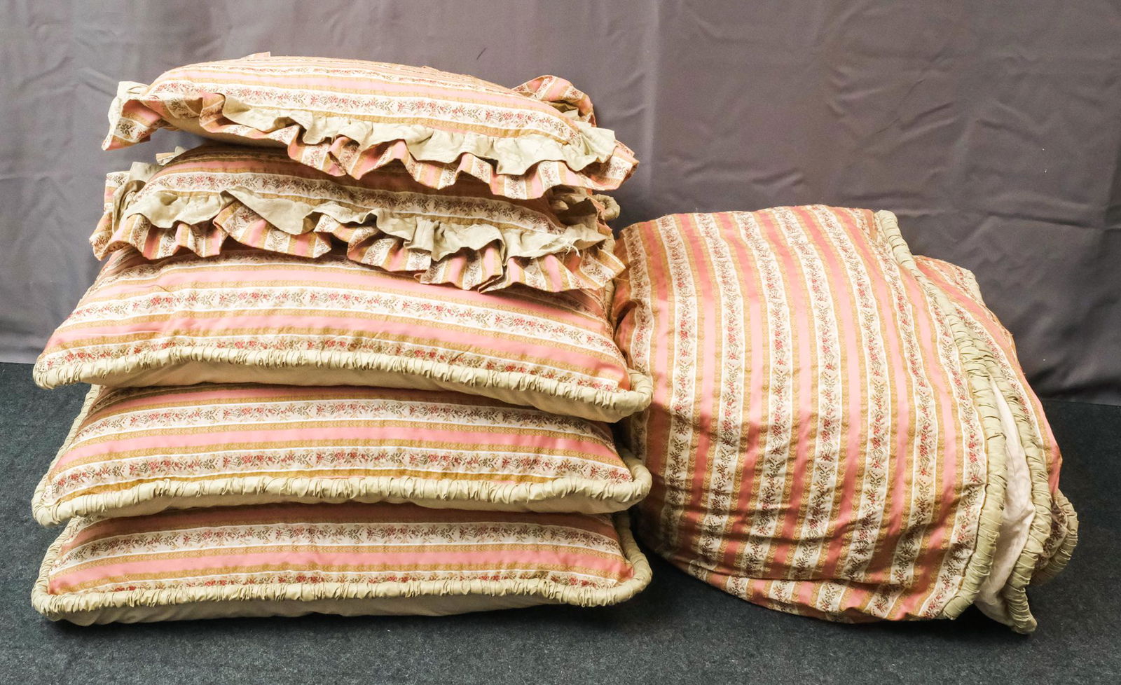 Silk California King-Size Comforter & Pillows (1 of 11)