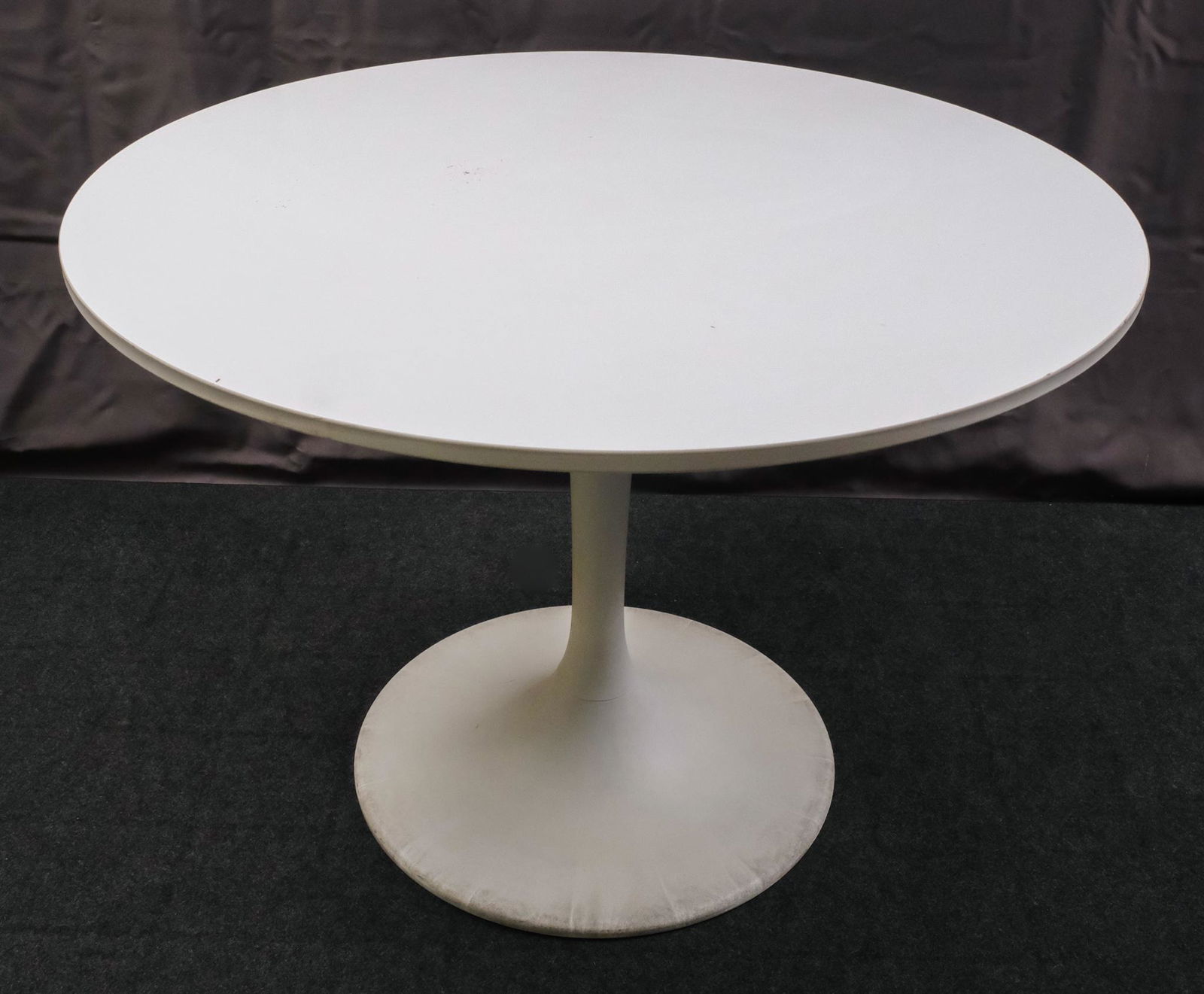 Style of Eero Saarinen Tulip Table (1 of 10)