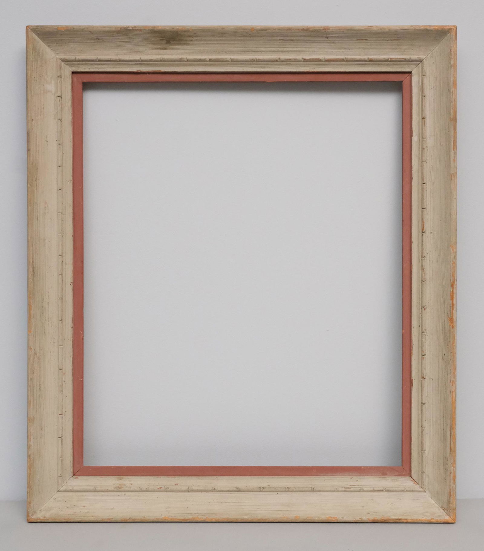 American Modernist Frame: American, circa 1940, white-painted surface with red-painted liner, in a great standard size. Overall 25 1/2" x 29 1/2", Rabbet 20" x 24", Molding 3 1/4".