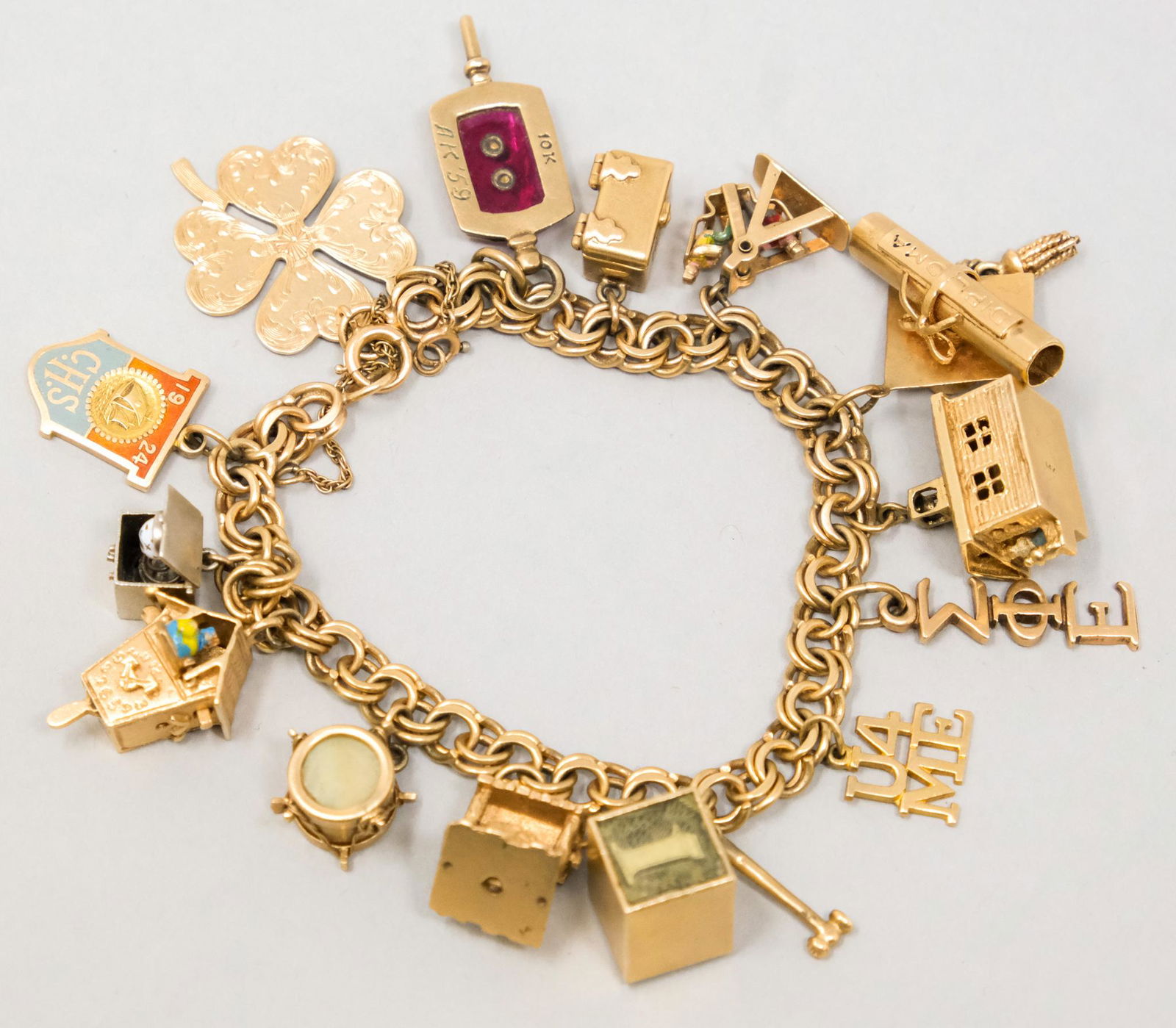 Vintage 14K Gold Charm Bracelet (1 of 20)